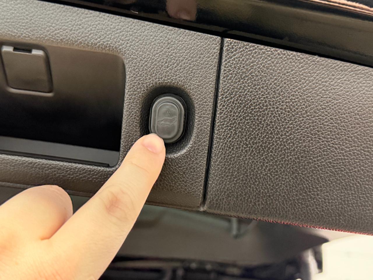 Chevrolet Tahoe 4WD 4dr Premier 2018