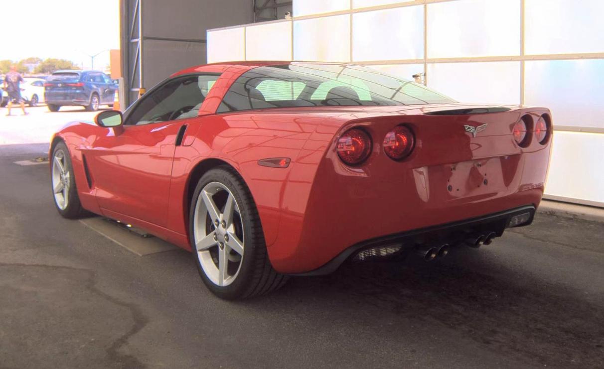 Chevrolet Corvette 2dr Cpe 2005