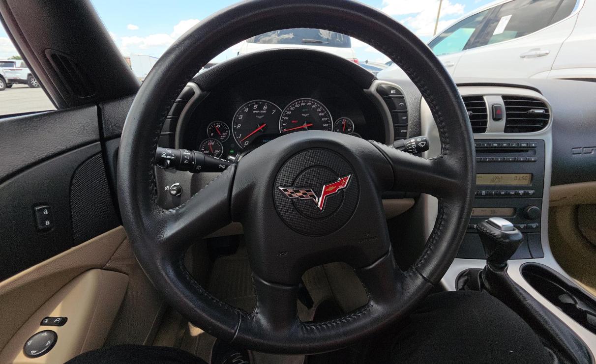 Chevrolet Corvette 2dr Cpe 2005
