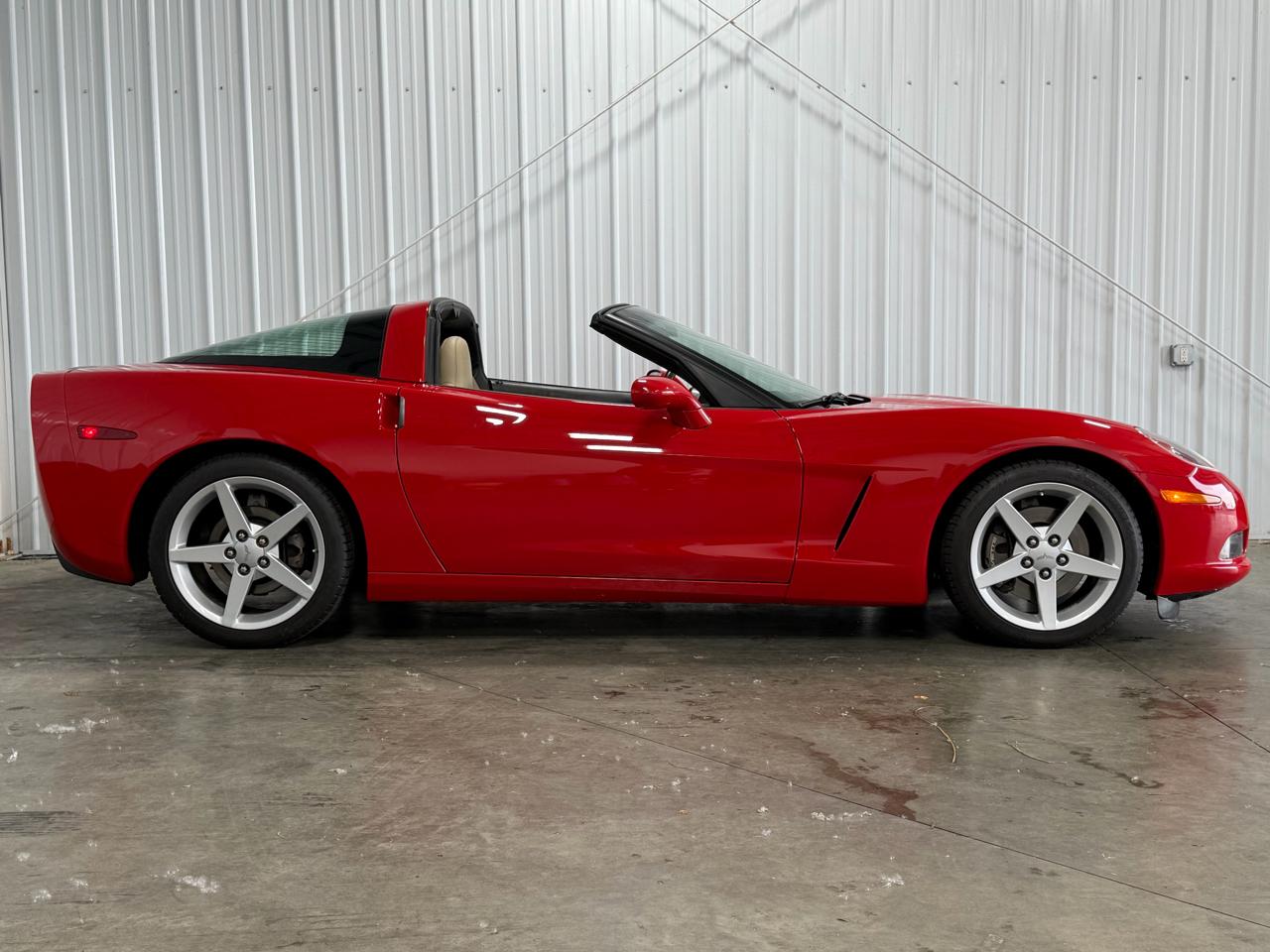 Chevrolet Corvette 2dr Cpe 2005