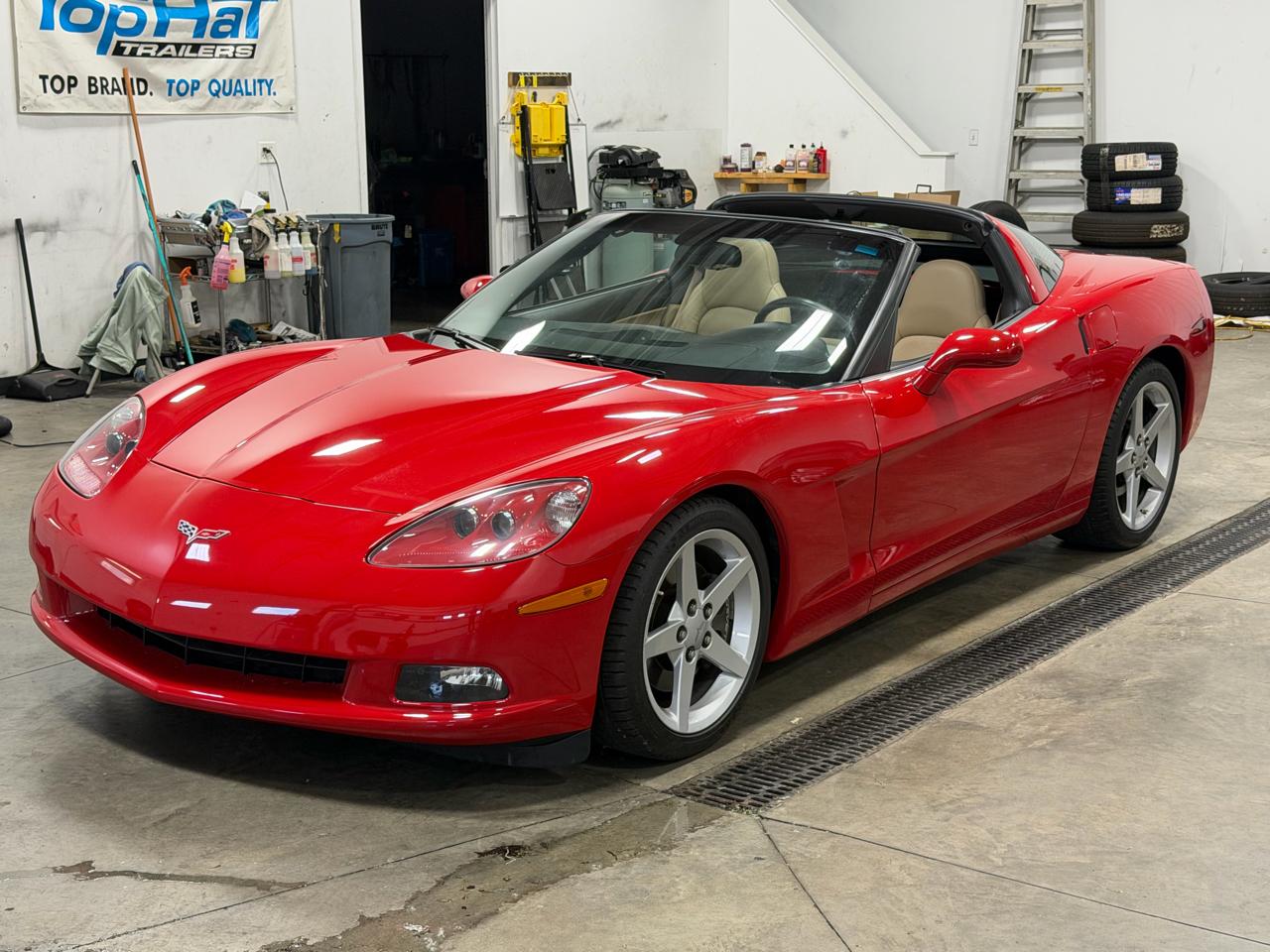 Chevrolet Corvette 2dr Cpe 2005