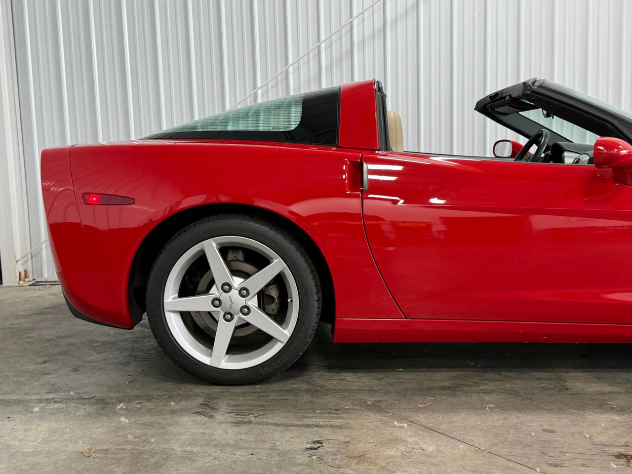 Chevrolet Corvette 2dr Cpe 2005