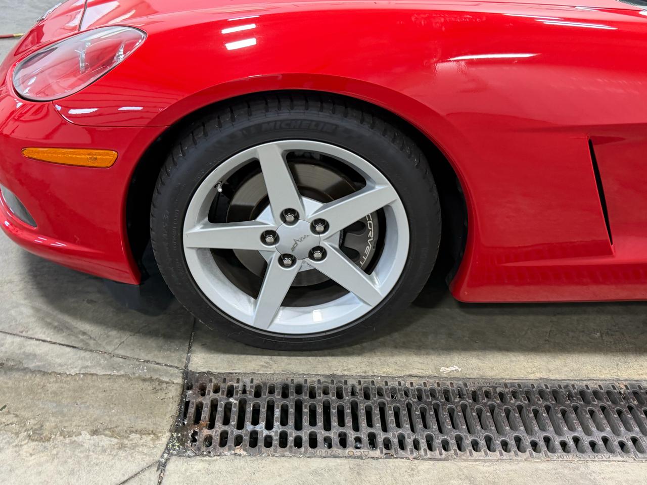 Chevrolet Corvette 2dr Cpe 2005