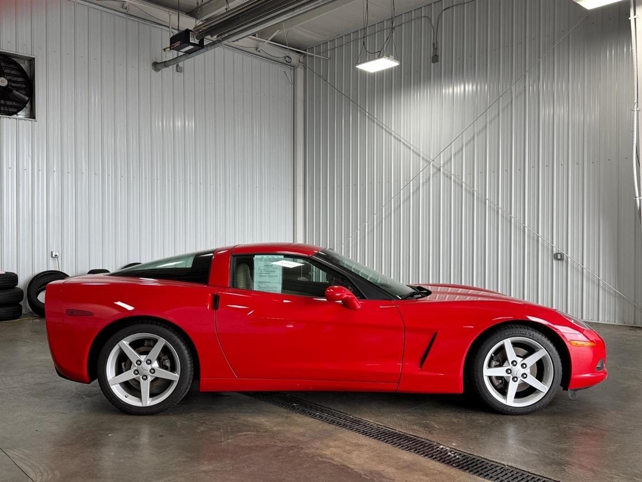 Chevrolet Corvette 2dr Cpe 2005