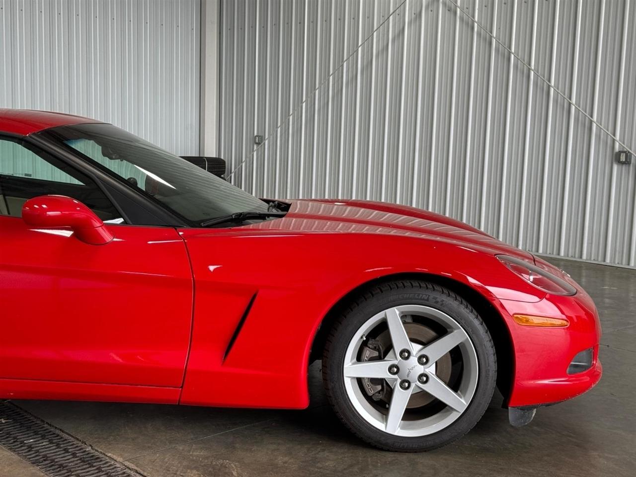 Chevrolet Corvette 2dr Cpe 2005