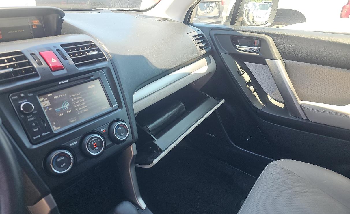 Subaru Forester 4dr CVT 2.5i Touring PZEV 2015