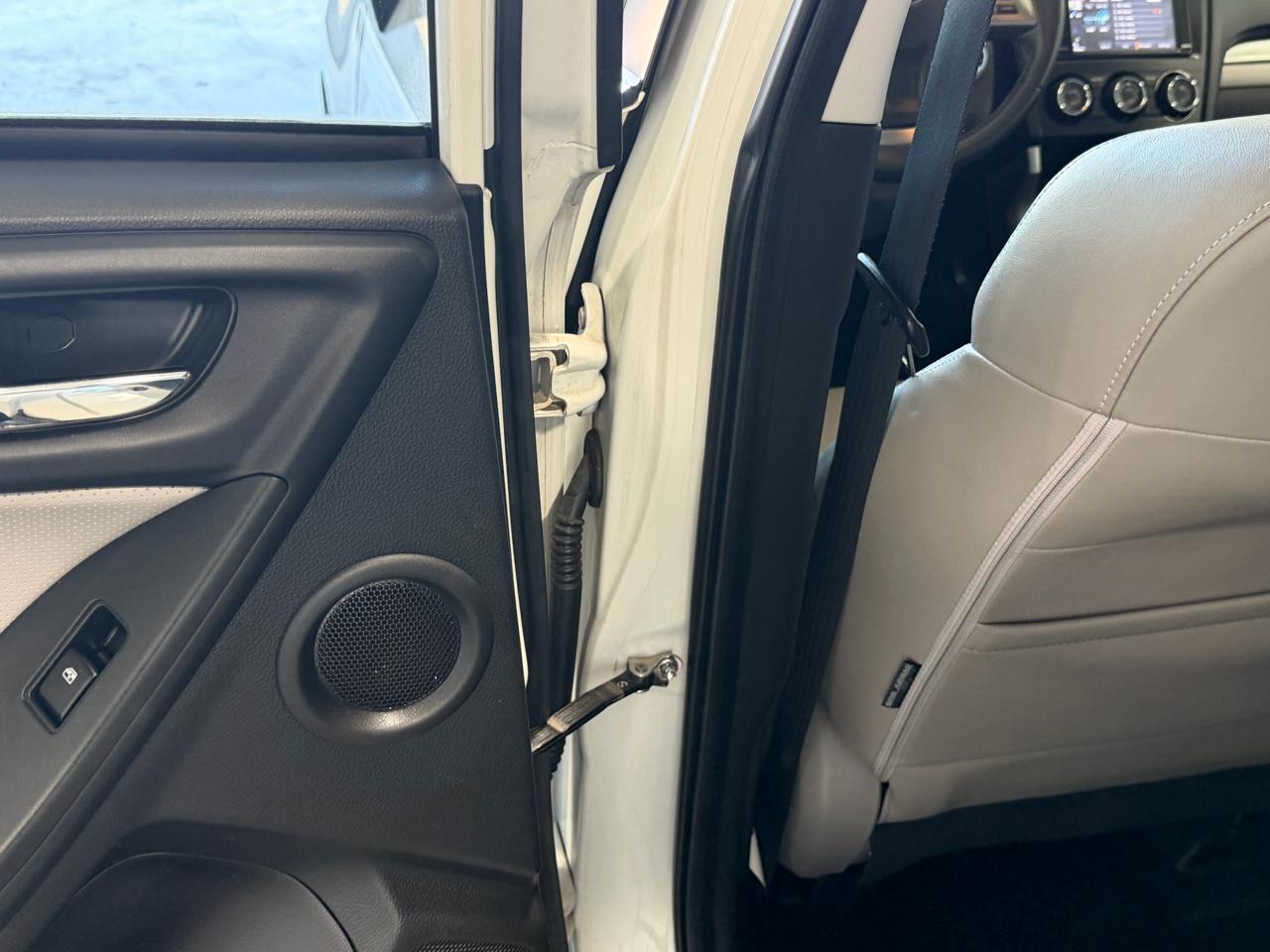 Subaru Forester 4dr CVT 2.5i Touring PZEV 2015