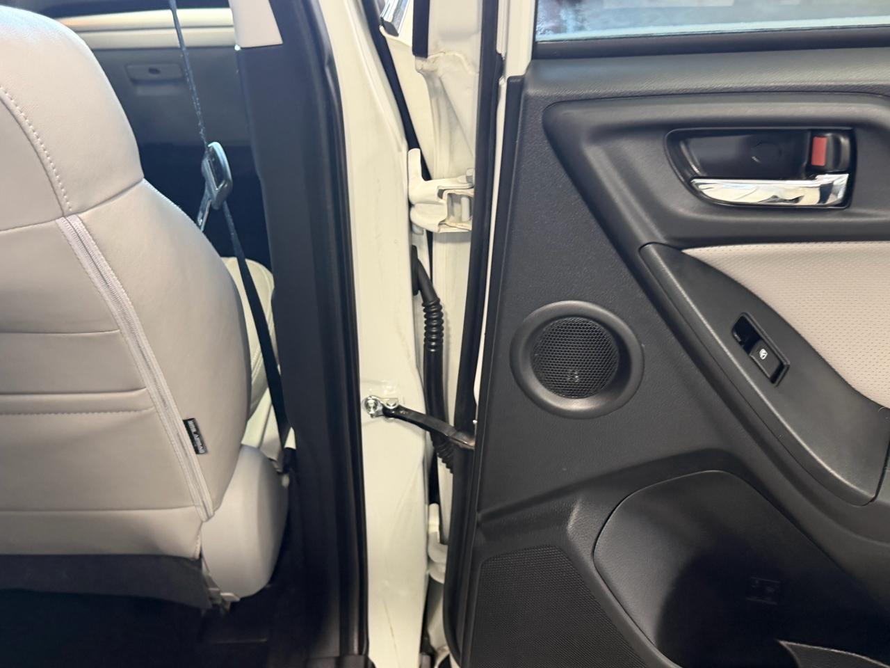 Subaru Forester 4dr CVT 2.5i Touring PZEV 2015