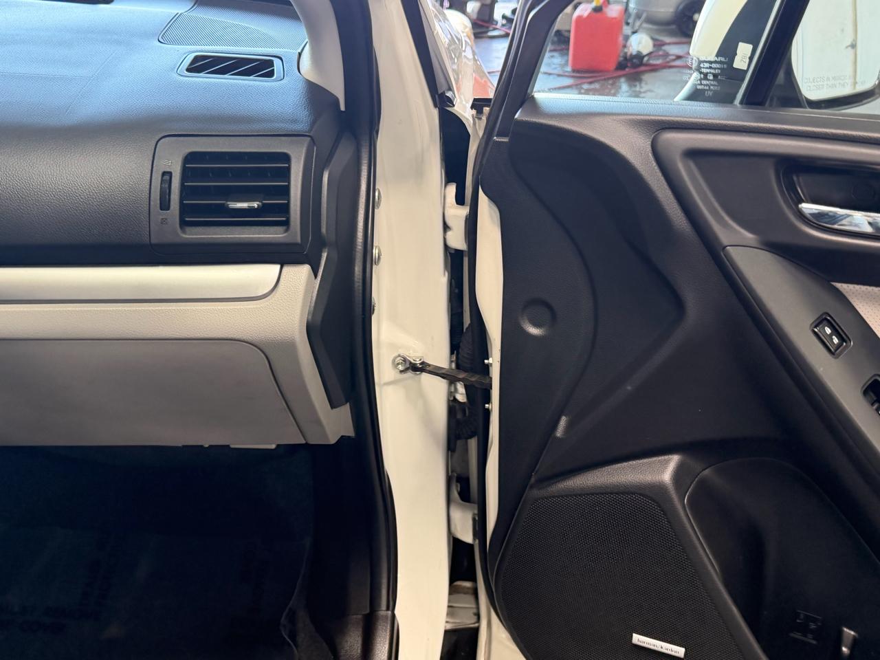 Subaru Forester 4dr CVT 2.5i Touring PZEV 2015