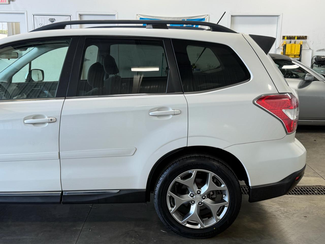 Subaru Forester 4dr CVT 2.5i Touring PZEV 2015