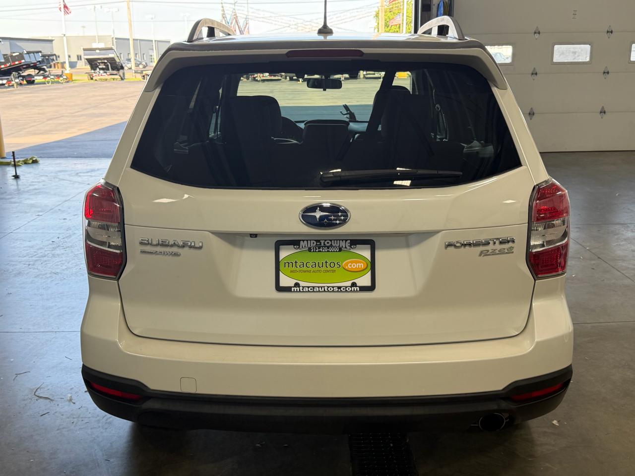 Subaru Forester 4dr CVT 2.5i Touring PZEV 2015