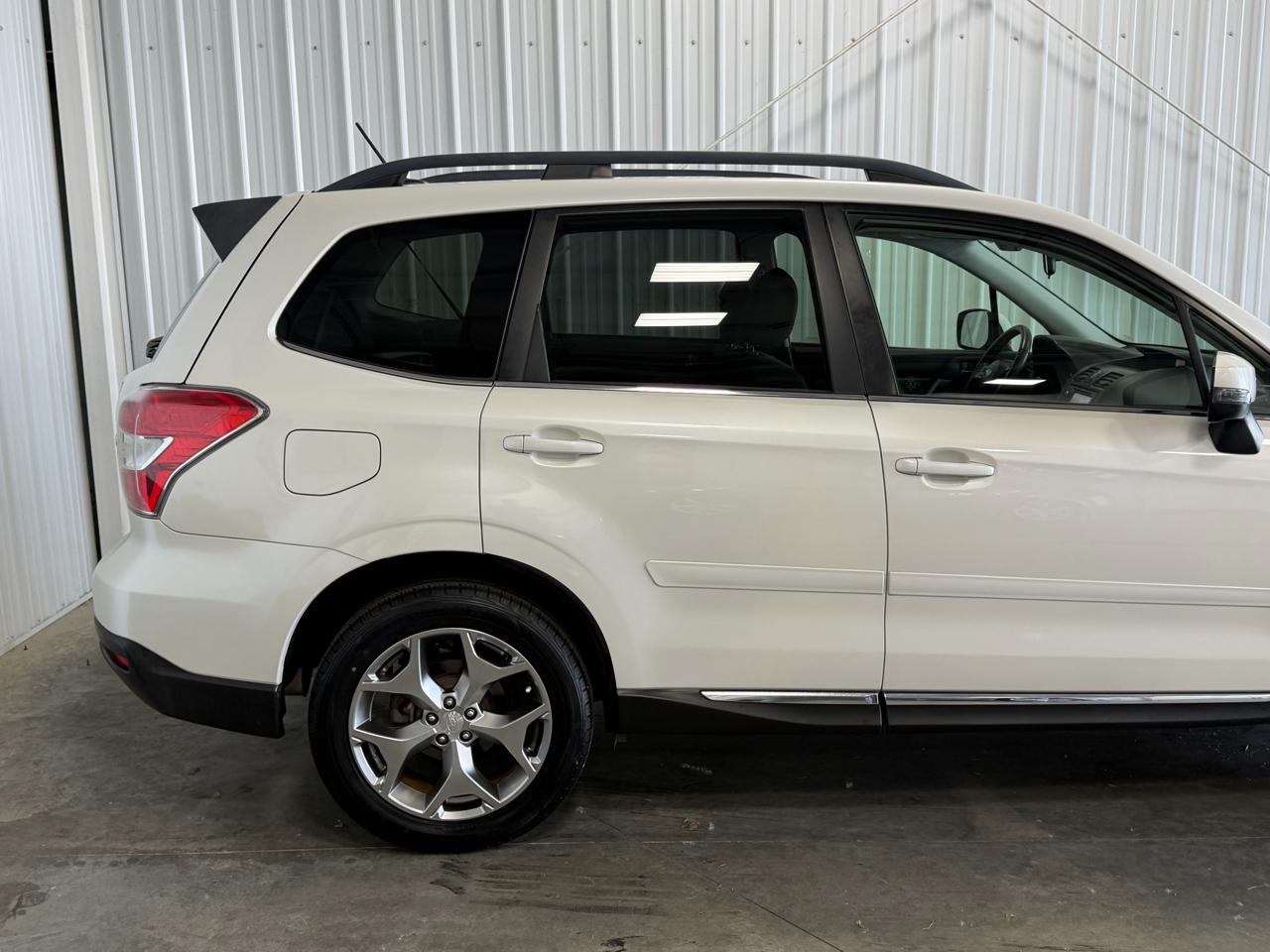 Subaru Forester 4dr CVT 2.5i Touring PZEV 2015