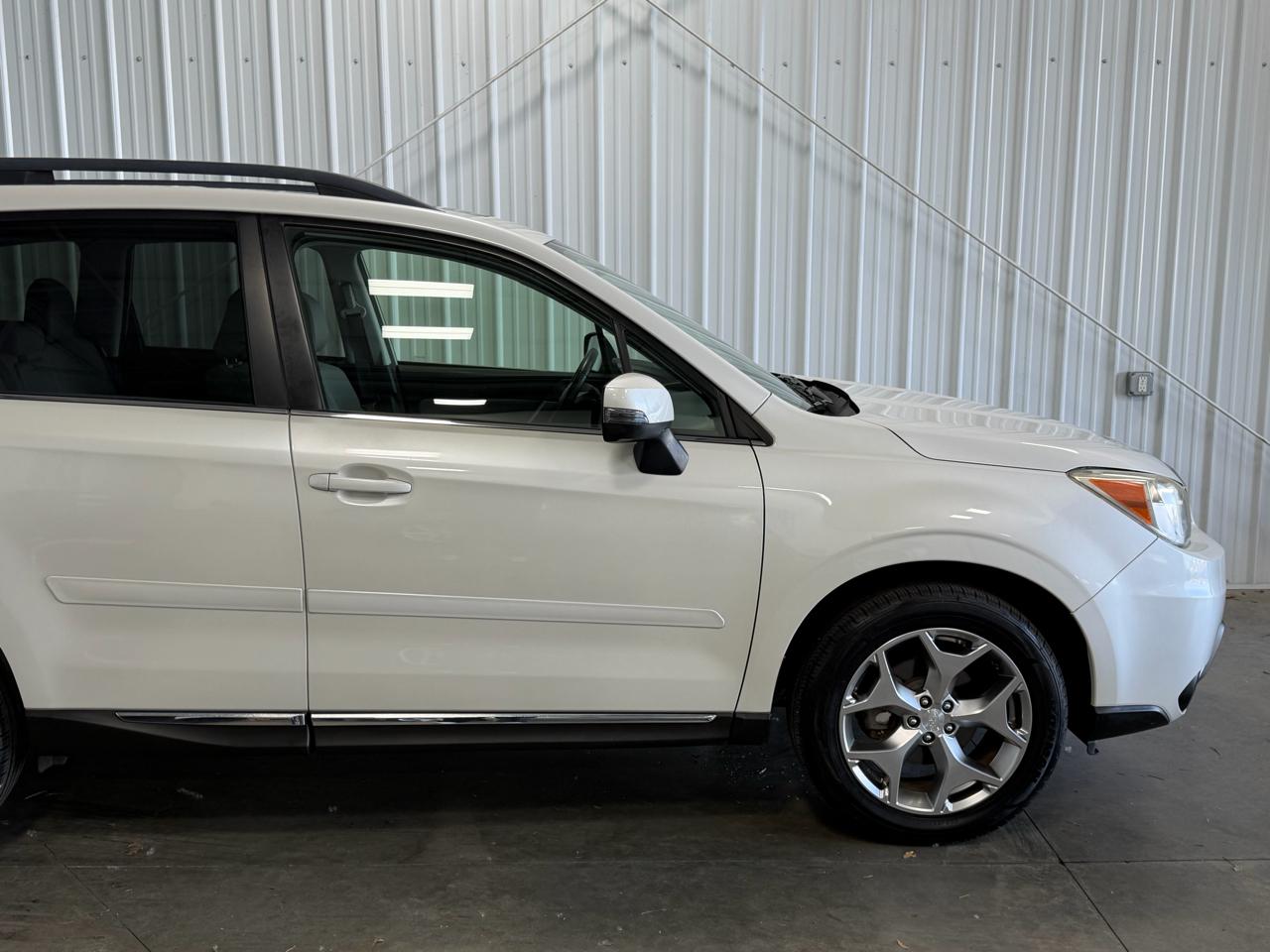 Subaru Forester 4dr CVT 2.5i Touring PZEV 2015