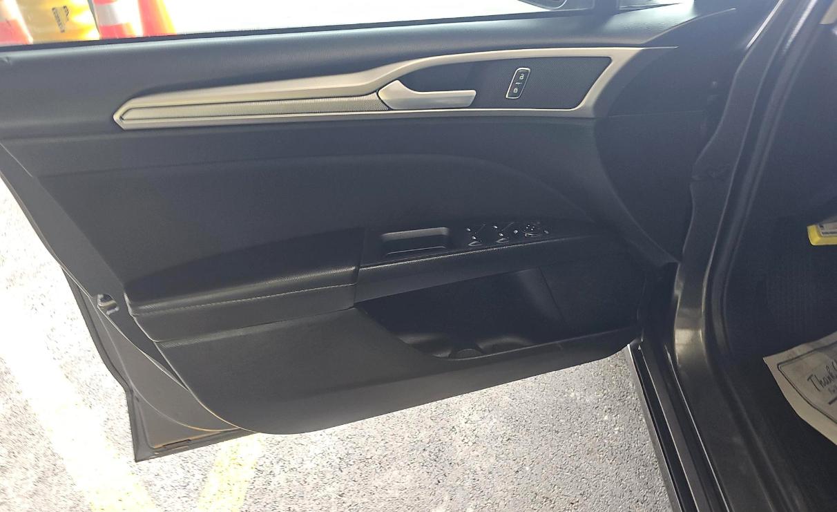 Ford Fusion SE FWD 2018
