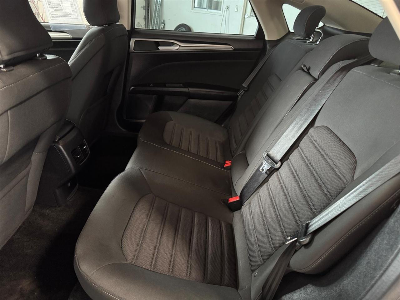 Ford Fusion SE FWD 2018