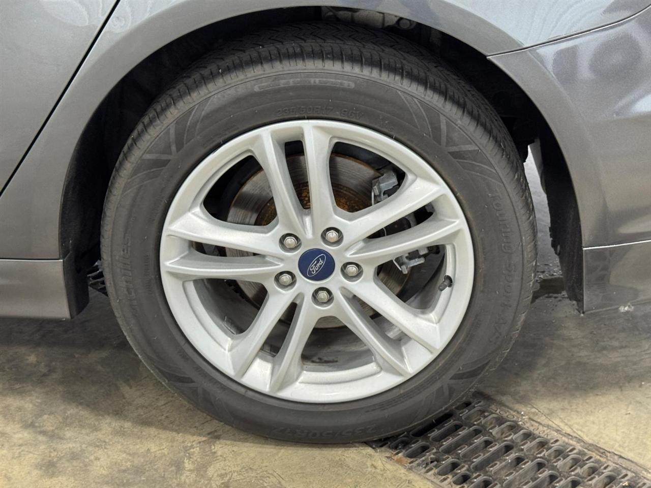 Ford Fusion SE FWD 2018