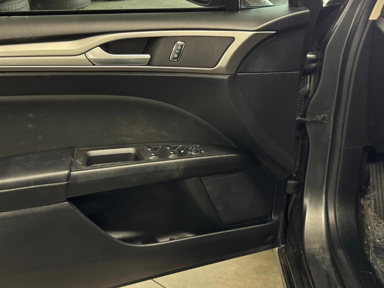 Ford Fusion SE FWD 2018
