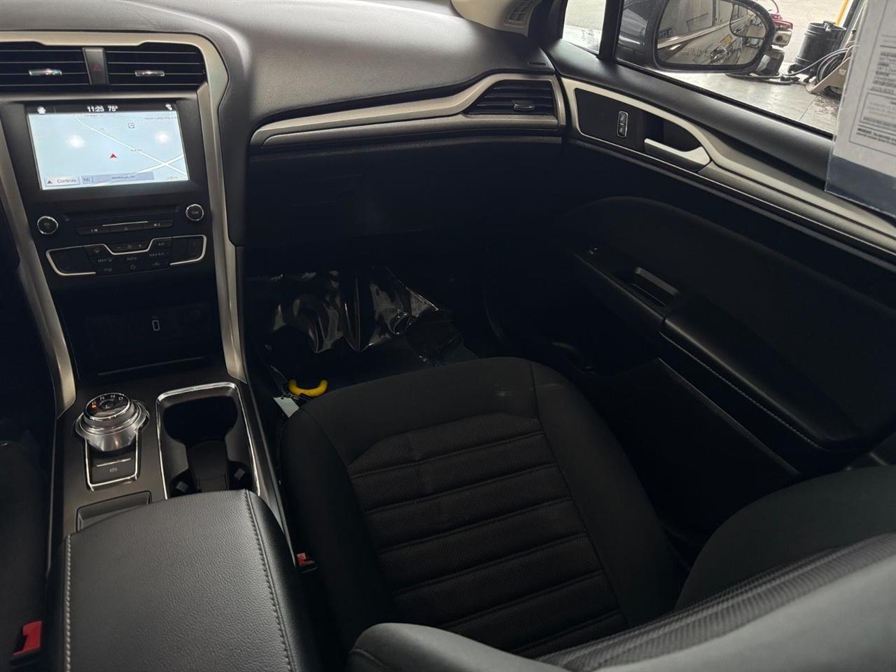 Ford Fusion SE FWD 2018