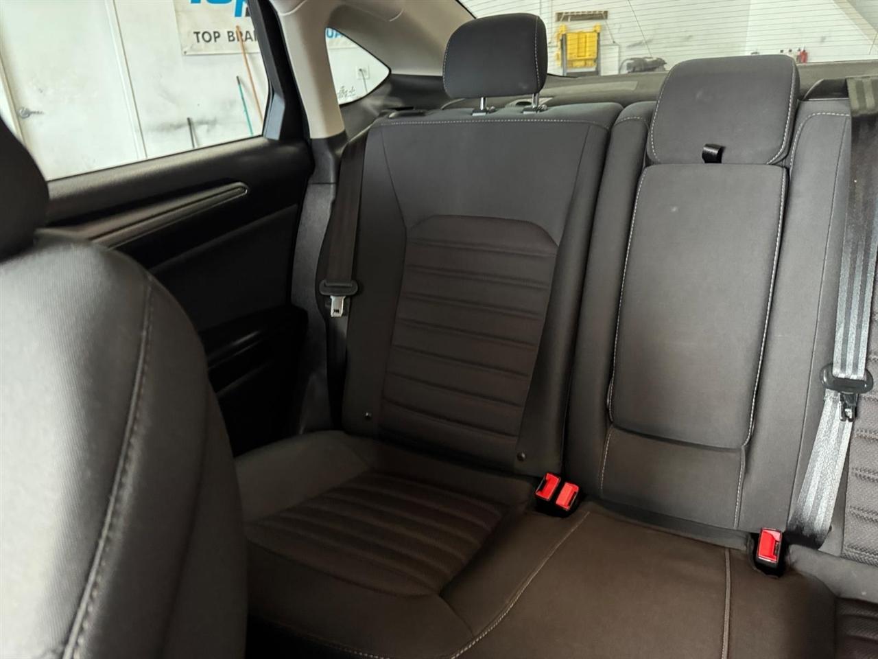 Ford Fusion SE FWD 2018