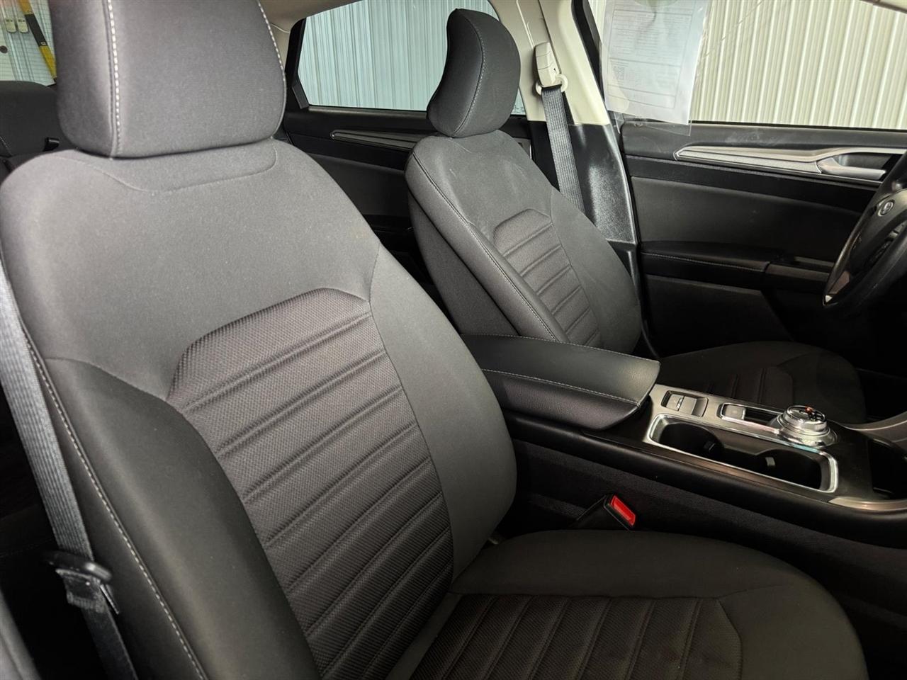 Ford Fusion SE FWD 2018