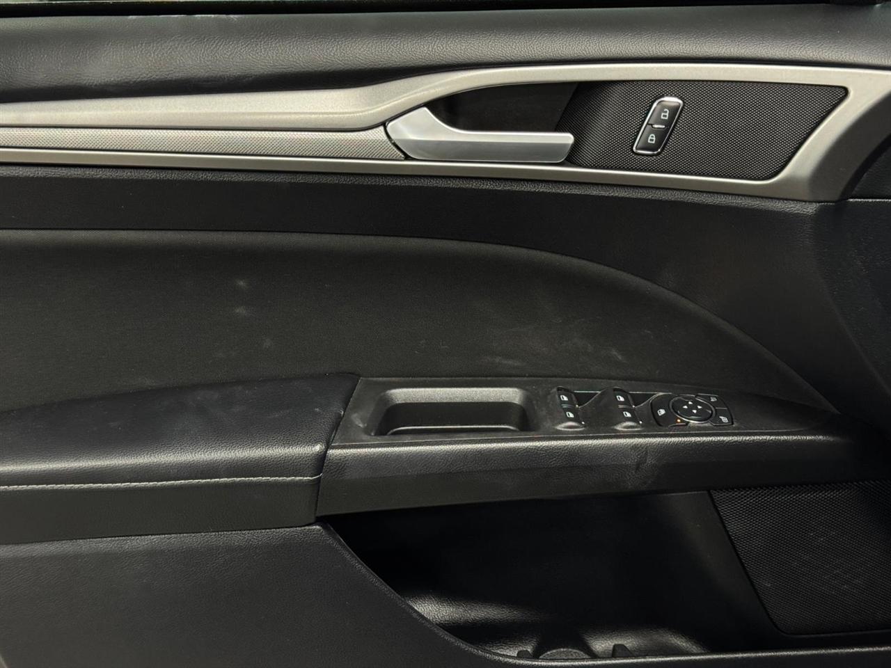 Ford Fusion SE FWD 2018