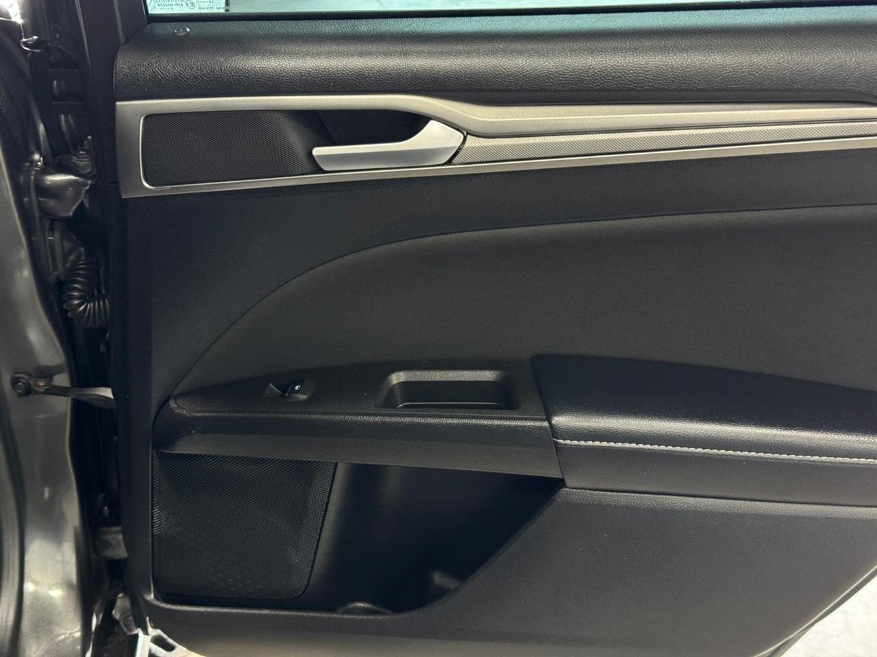 Ford Fusion SE FWD 2018
