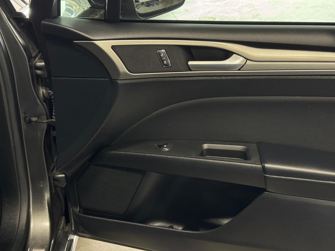 Ford Fusion SE FWD 2018