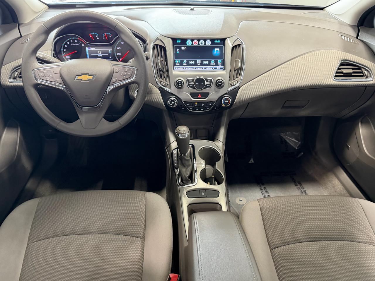 Chevrolet Cruze 4dr HB 1.4L LT w/1SD 2017