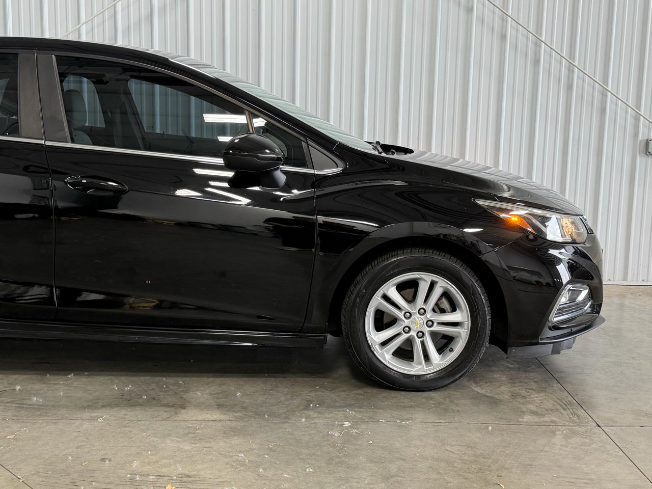 Chevrolet Cruze 4dr HB 1.4L LT w/1SD 2017