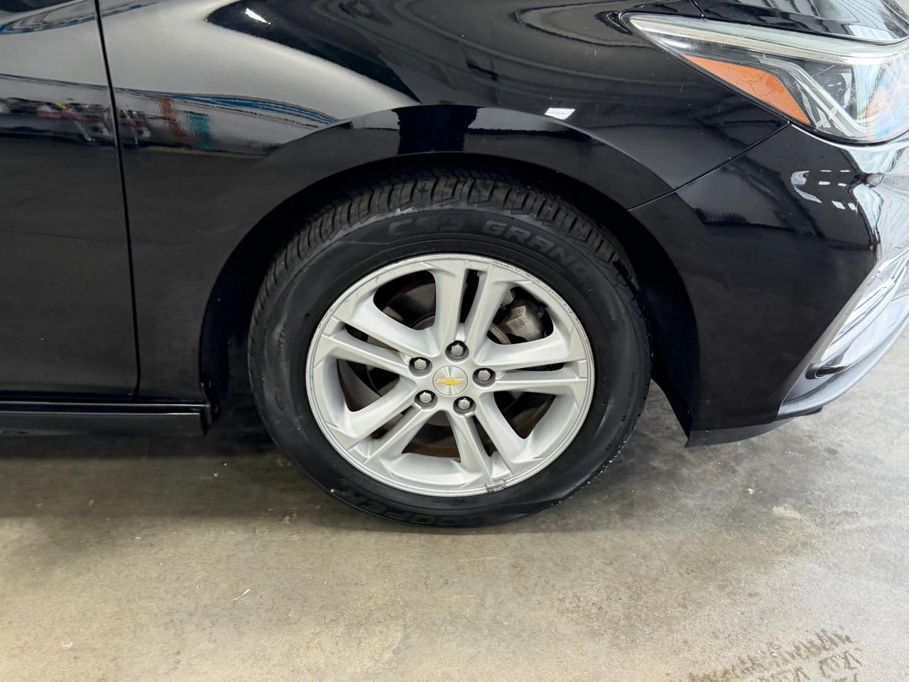 Chevrolet Cruze 4dr HB 1.4L LT w/1SD 2017