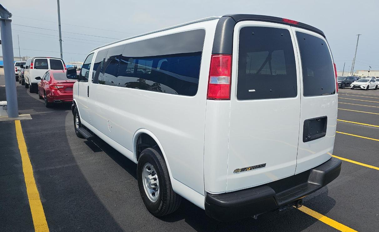 Chevrolet Express Passenger RWD 3500 155" LS 2023