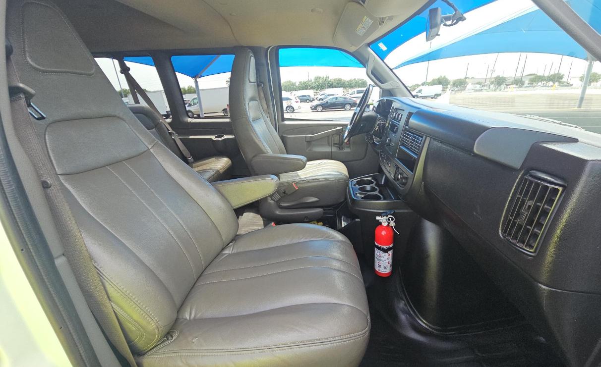 Chevrolet Express Passenger RWD 3500 155" LS 2023