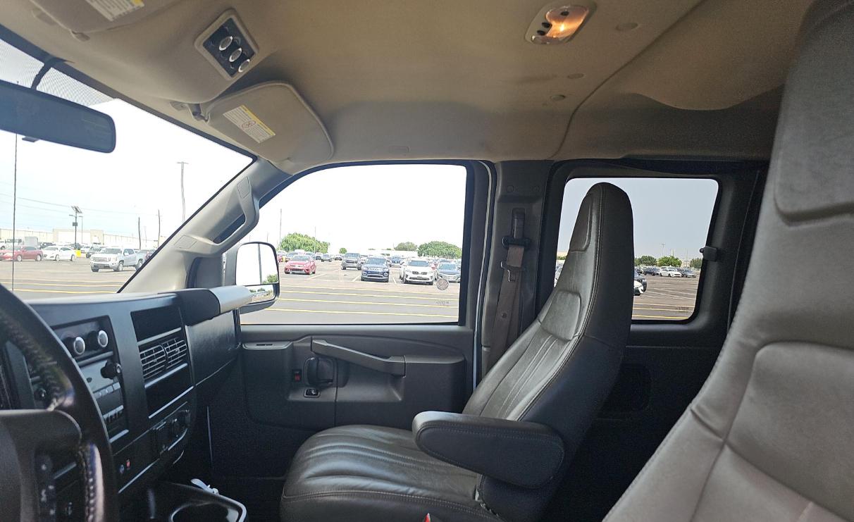 Chevrolet Express Passenger RWD 3500 155" LS 2023