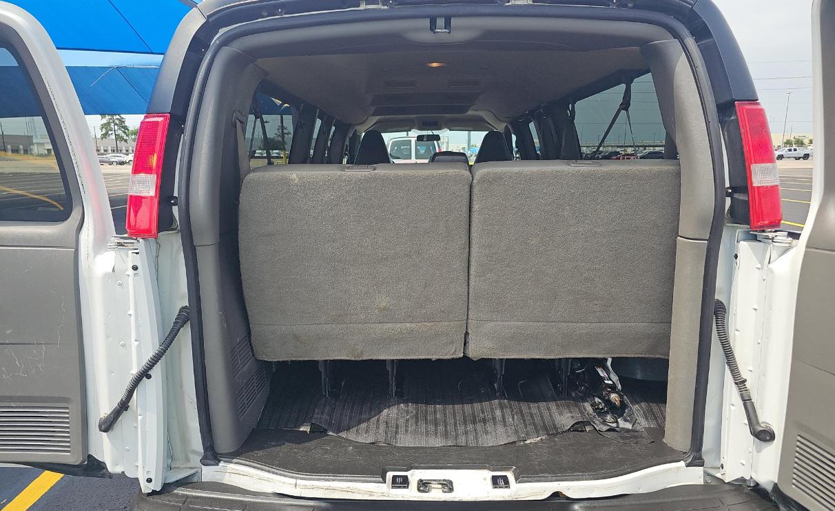Chevrolet Express Passenger RWD 3500 155" LS 2023