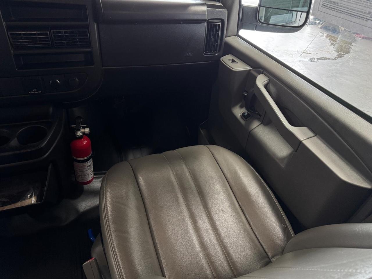 Chevrolet Express Passenger RWD 3500 155" LS 2023