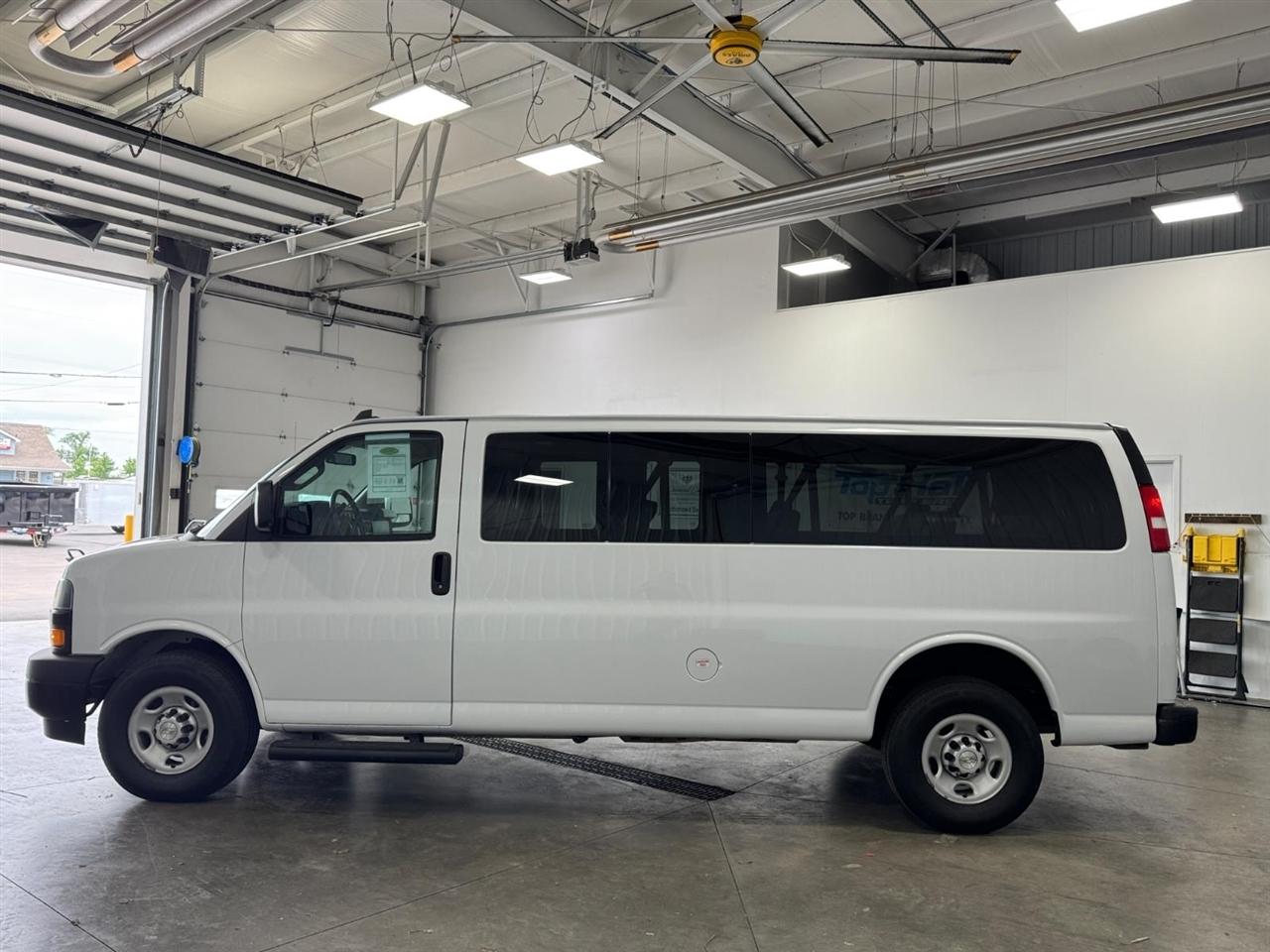 Chevrolet Express Passenger RWD 3500 155" LS 2023