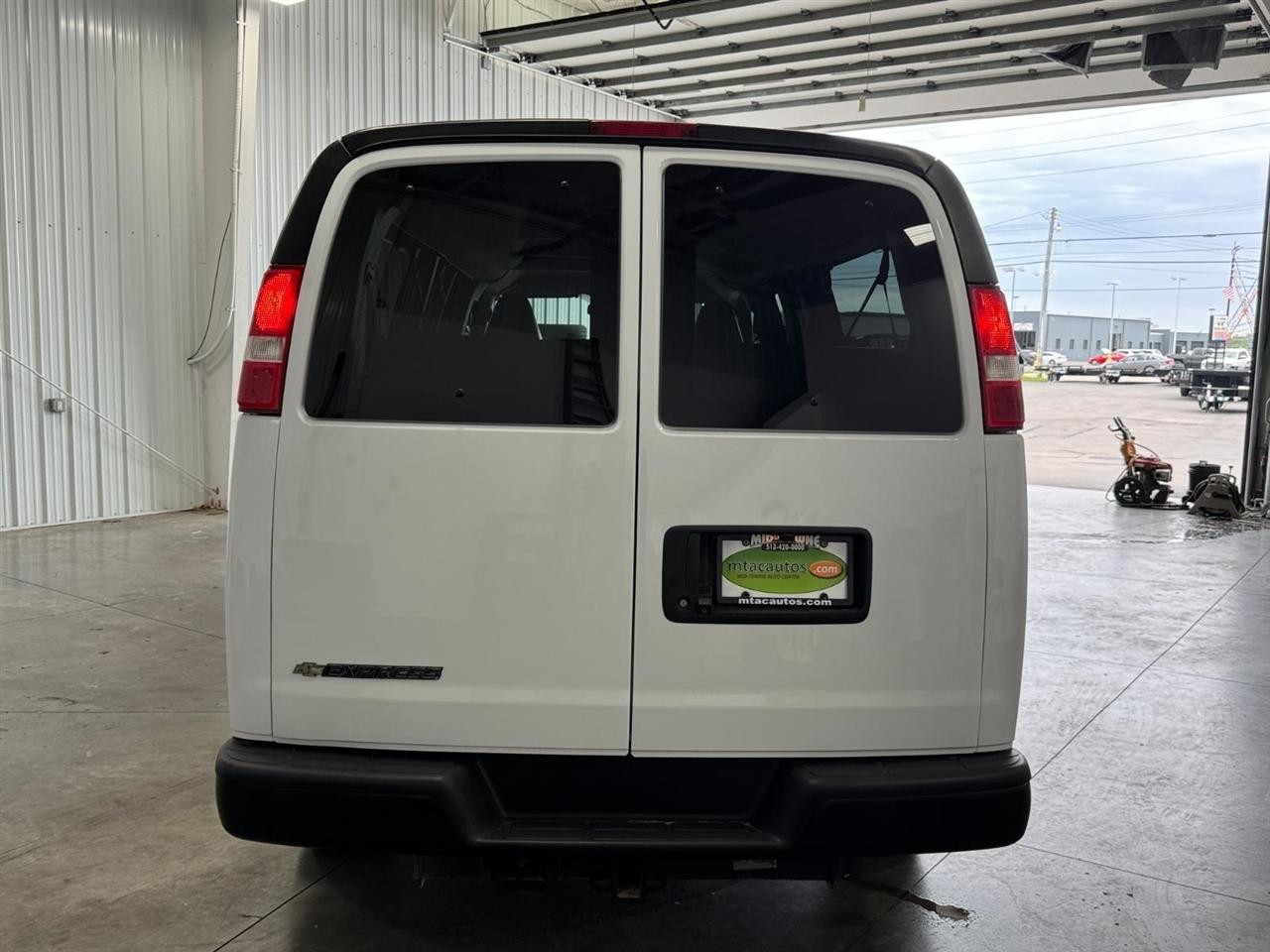Chevrolet Express Passenger RWD 3500 155" LS 2023