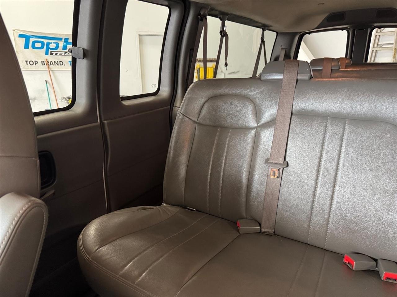 Chevrolet Express Passenger RWD 3500 155" LS 2023