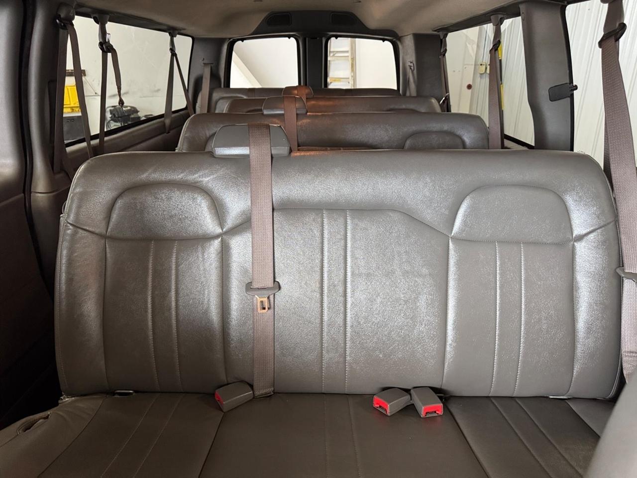 Chevrolet Express Passenger RWD 3500 155" LS 2023