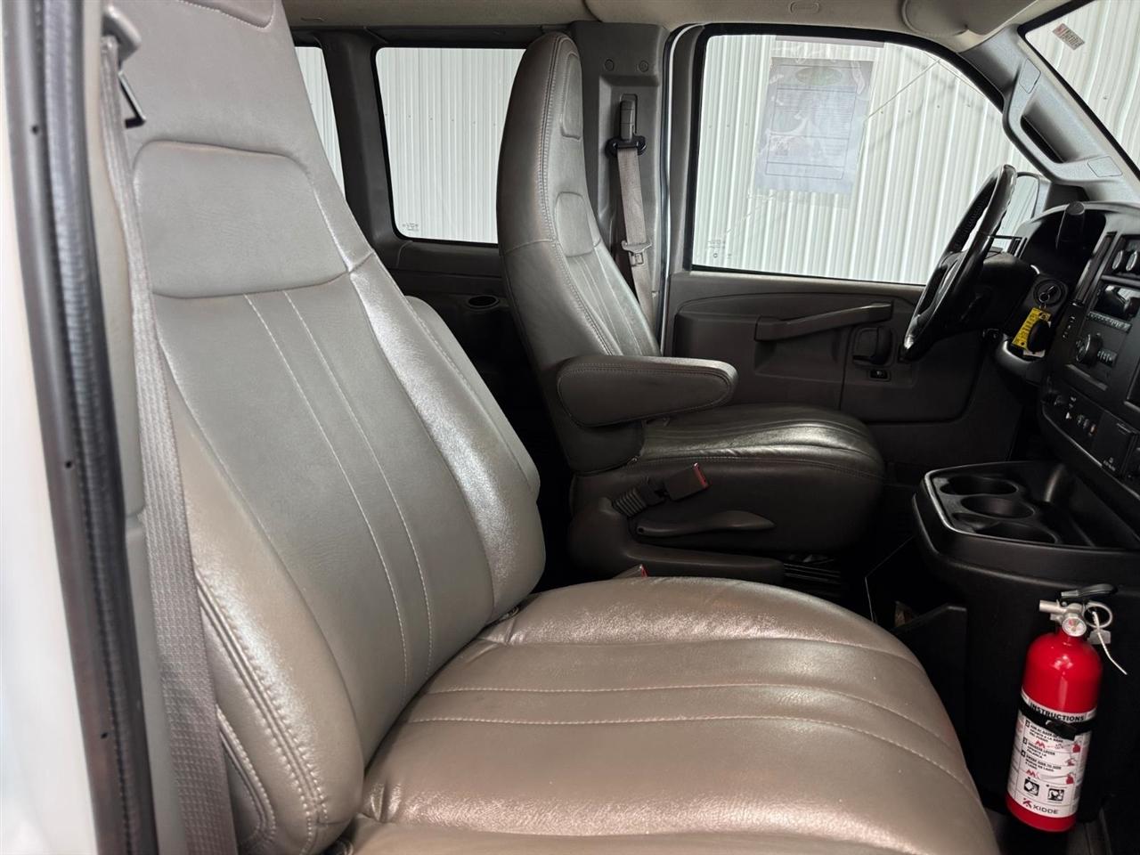 Chevrolet Express Passenger RWD 3500 155" LS 2023
