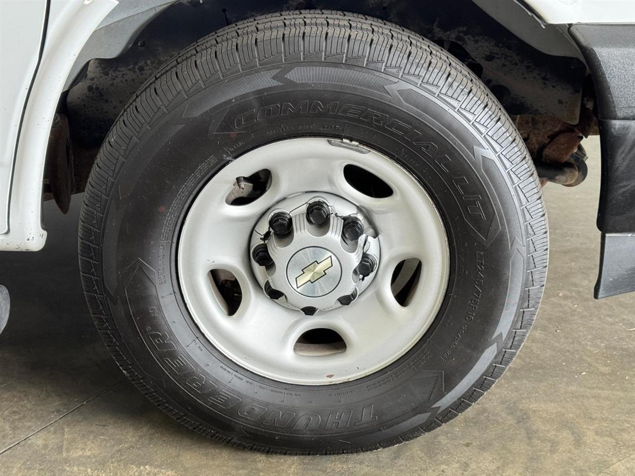 Chevrolet Express Passenger RWD 3500 155" LS 2023