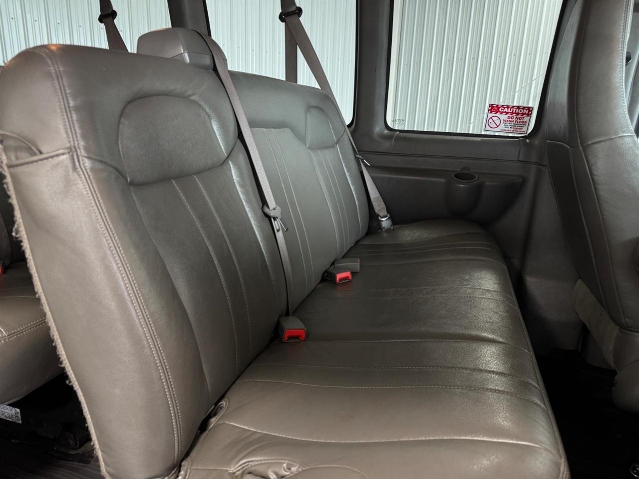 Chevrolet Express Passenger RWD 3500 155" LS 2023