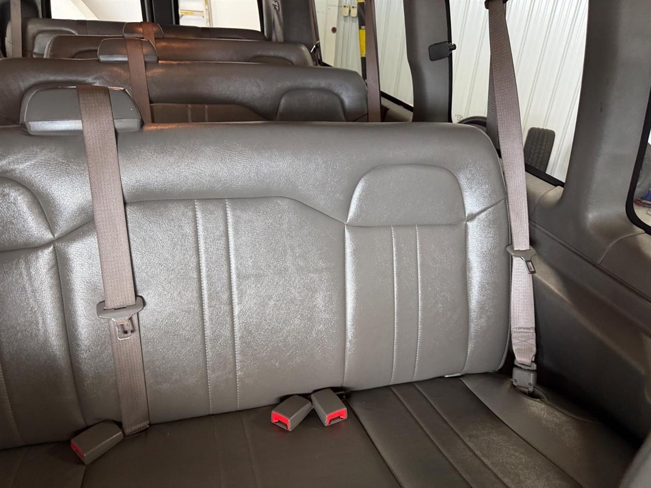 Chevrolet Express Passenger RWD 3500 155" LS 2023