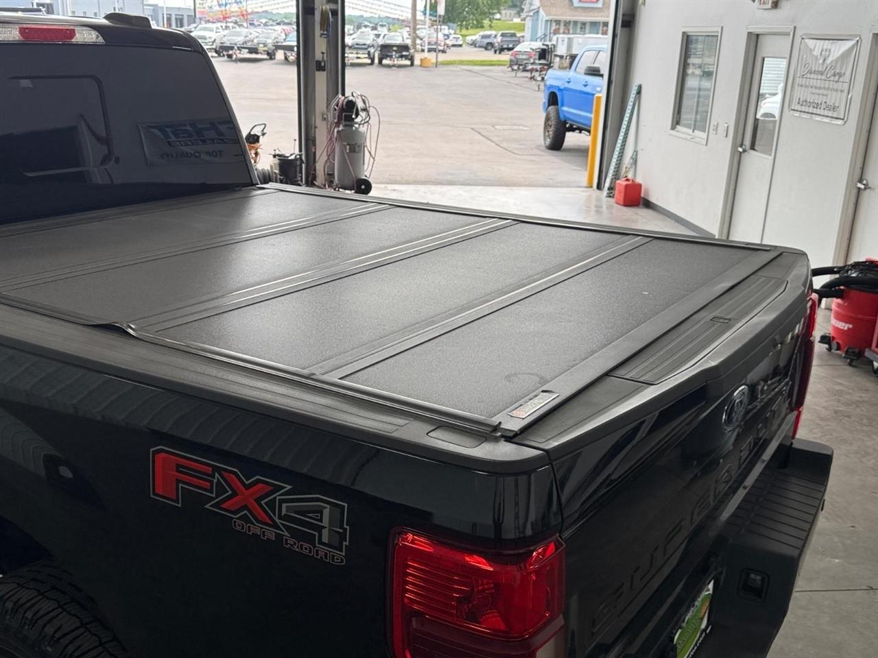 Ford Super Duty F-250 SRW Lariat 4WD Crew Cab 6.75' Box 2020