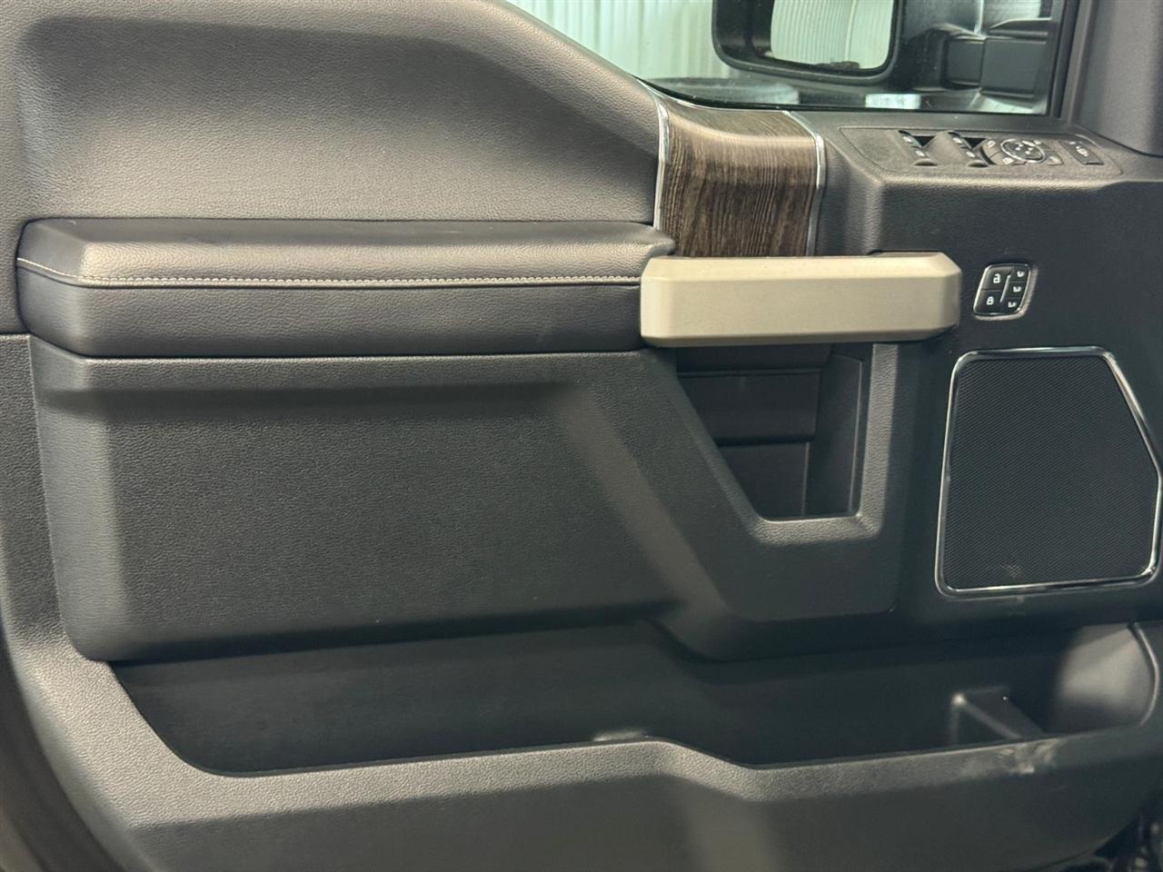 Ford Super Duty F-250 SRW Lariat 4WD Crew Cab 6.75' Box 2020