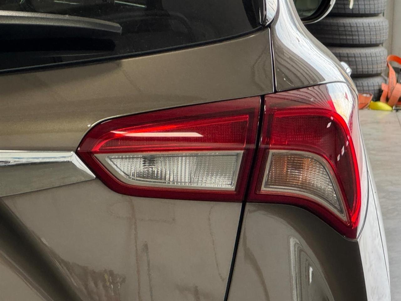 Buick Envision AWD 4dr Essence 2019