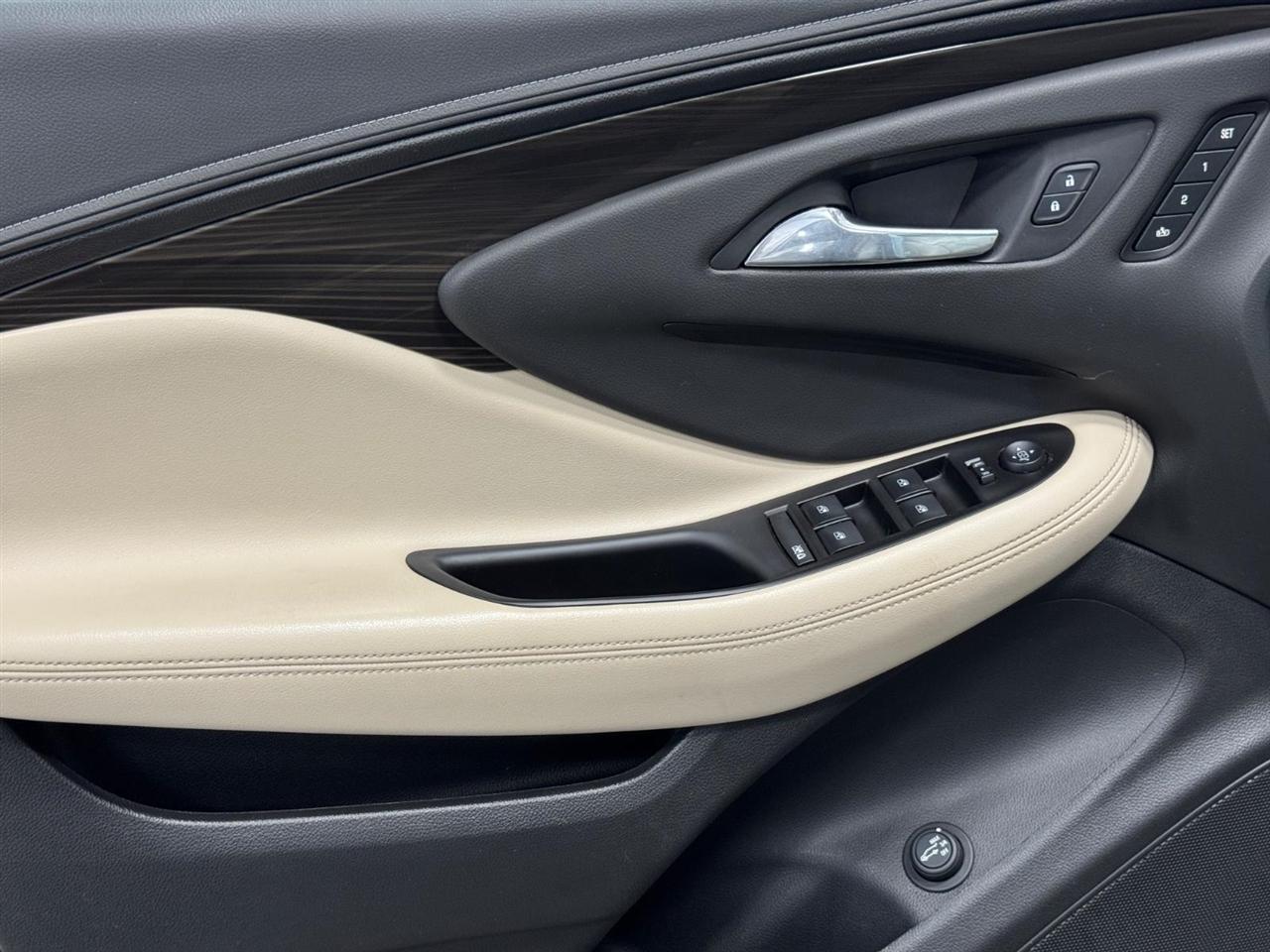 Buick Envision AWD 4dr Essence 2019