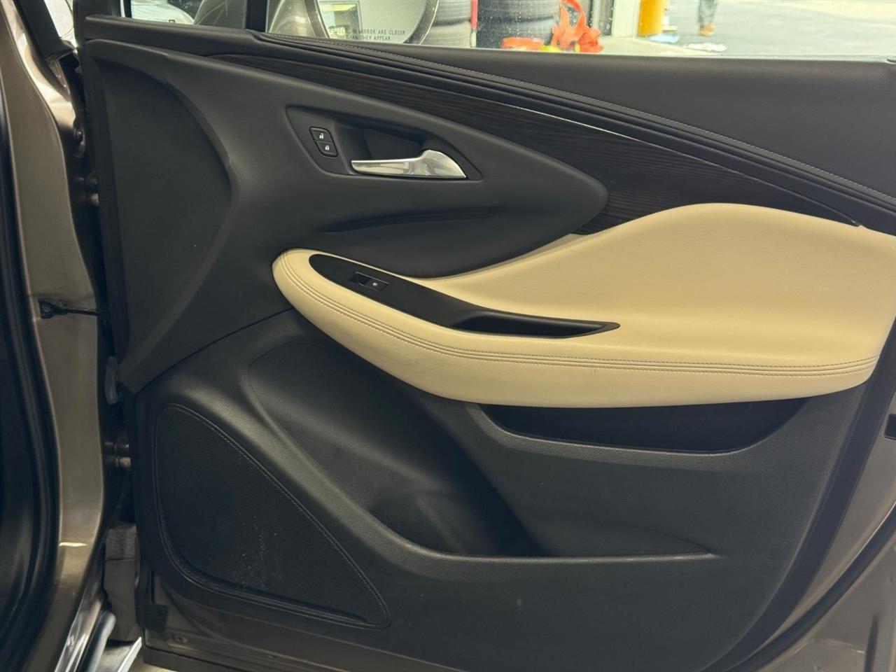 Buick Envision AWD 4dr Essence 2019