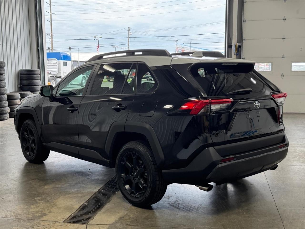 Toyota RAV4 TRD Off Road AWD (Natl) 2021