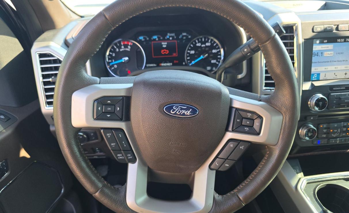 Ford Super Duty F-350 DRW King Ranch 4WD Crew Cab 8' Box 2017